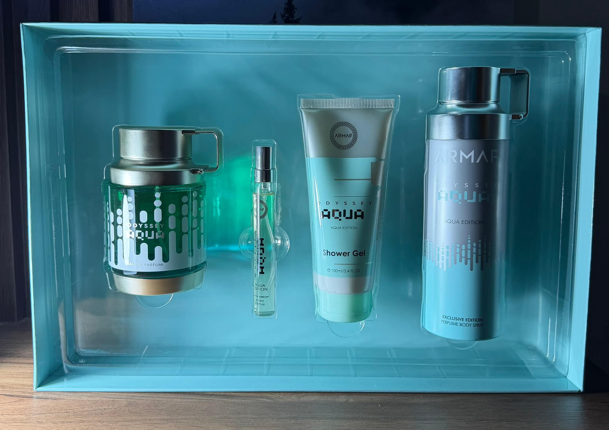 Odyssey Aqua Set de Regalo (EDP 100ml + Spray de Viaje + Gel + Body Spray)